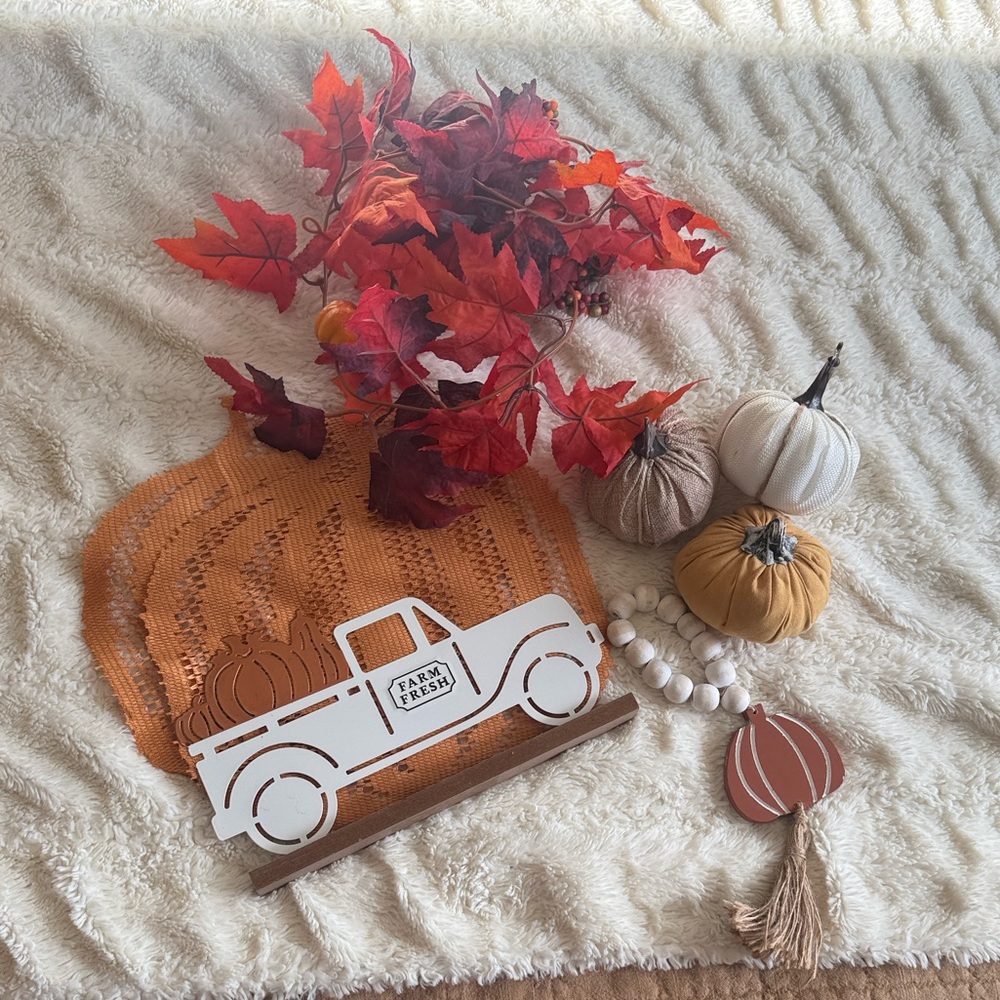 Autumn Decor Set with Farm Fresh Truck - Picture 3 of 3